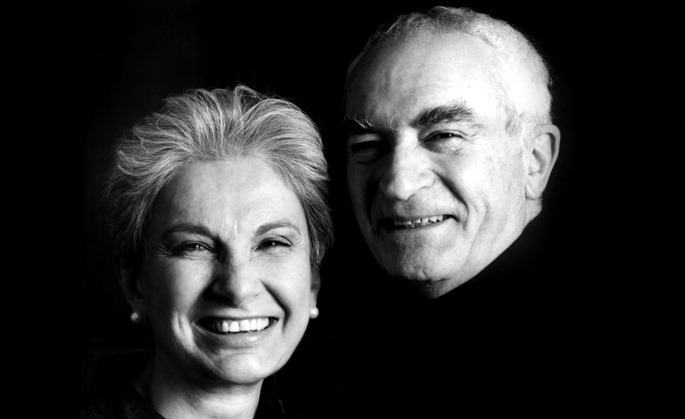 Lella and Massimo Vignelli established the Vignelli Office of Design and Architecture in Milan in 1960 and in 1971, formed Vignelli Associates in New York.